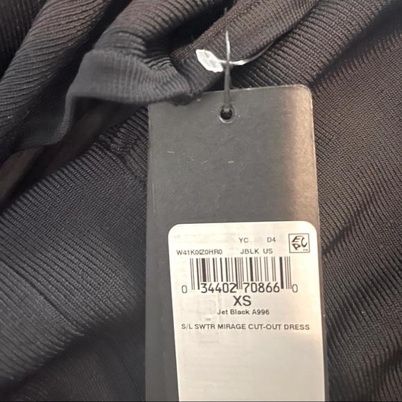 🎉Host Pick 🎉 BNWT Guess Dress - Picture 6 of 9